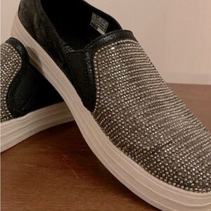 Sketchers blk/silver studs slip ons with memory foam size 10 in good condition